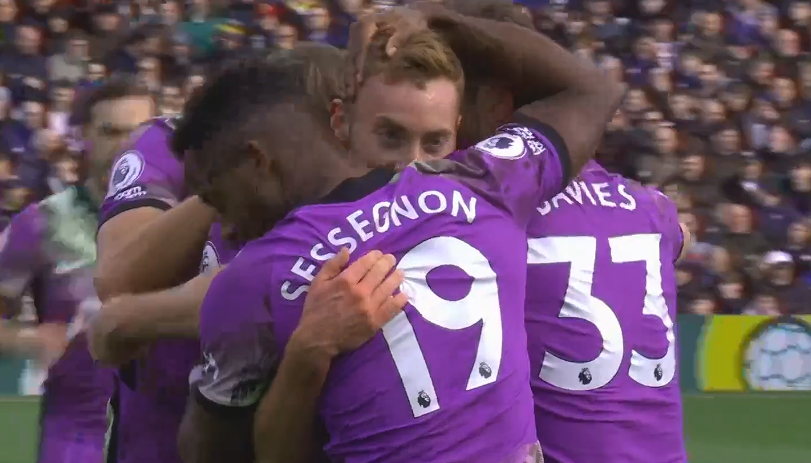  利兹联中场菲利普斯世界波破门，白衣军团客场力克南安普顿