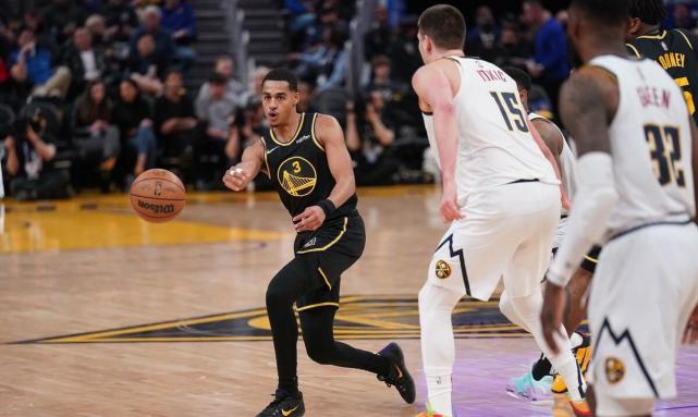  约基奇全能发挥掘金轻取独行侠巩固西部榜首  